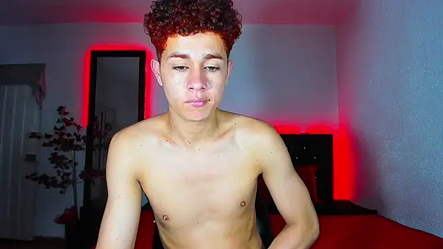 Snapshot of DavidfullOFlove chatting on January 18, 9:02 am DavidfullOFlove online show from January 18, 9:02 am