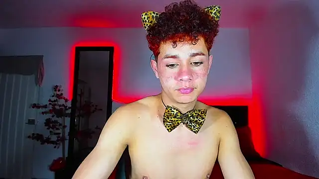 Snapshot of DavidfullOFlove chatting on January 21, 4:21 am DavidfullOFlove online show from January 21, 4:21 am