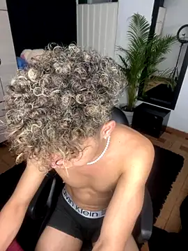 Snapshot of DavidfullOFlove chatting on September 24, 4:05 am DavidfullOFlove online show from September 24, 4:05 am