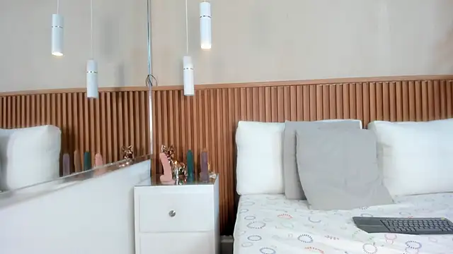 emmy lander online show from November 5, 7:36 pm