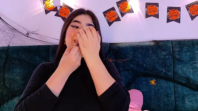 Snapshot of AgathaLynx chatting on October 30, 10:38 am AgathaLynx online show from October 30, 10:38 am