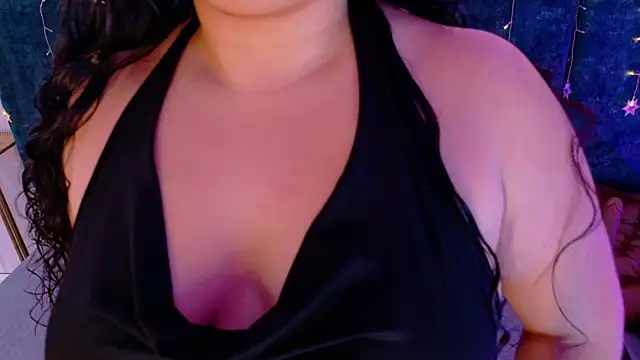 Snapshot of AgathaLynx chatting on December 18, 10:43 am AgathaLynx online show from December 18, 10:43 am