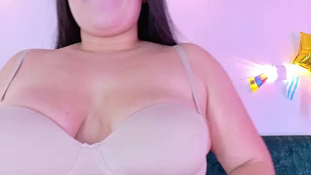 Snapshot of AgathaLynx chatting on June 14, 7:16 pm AgathaLynx online show from June 14, 7:16 pm