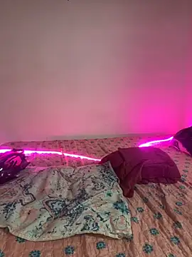 Snapshot of aliensexy chatting on November 23, 9:03 pm aliensexy online show from November 23, 9:03 pm