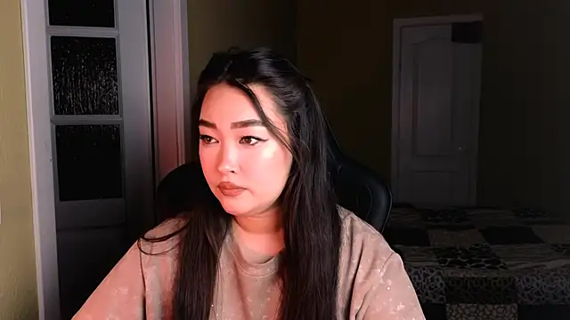 Snapshot of Erica_Wayne chatting on January 11, 11:02 am Erica Wayne online show from January 11, 11:02 am