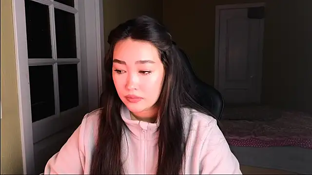 Snapshot of Erica_Wayne chatting on January 21, 10:19 am Erica Wayne online show from January 21, 10:19 am