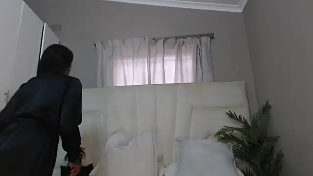 naughtyblackdolie online show from January 11, 8:33 am