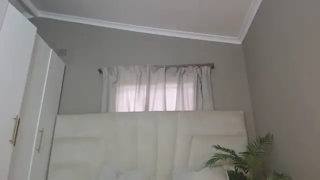 naughtyblackdolie online show from March 3, 10:06 am