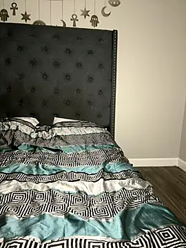 Snapshot of juicyyy323 chatting on December 16, 12:59 am juicyyy323 online show from December 16, 12:59 am