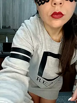 Snapshot of SexySweetPaola chatting on January 16, 7:49 am SexySweetPaola online show from January 16, 7:49 am