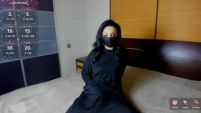 Snapshot of habibi_moon chatting on January 22, 2:15 am habibi moon online show from January 22, 2:15 am