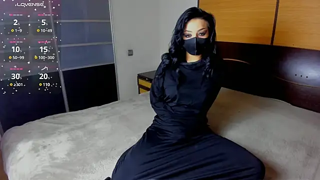 Snapshot of habibi_moon chatting on January 27, 2:10 am habibi moon online show from January 27, 2:10 am