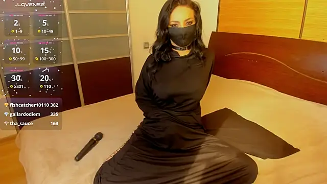 Snapshot of habibi_moon chatting on March 5, 5:29 am habibi moon online show from March 5, 5:29 am