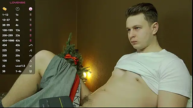 Snapshot of charlie_smiley chatting on December 27, 5:42 am charlie smiley online show from December 27, 5:42 am