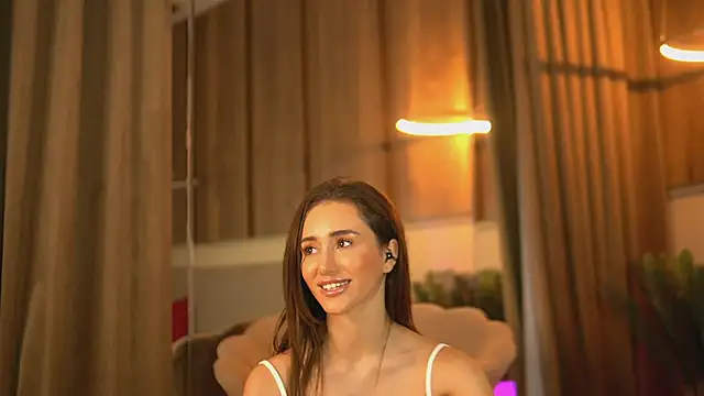 Snapshot of EmilyRaymont chatting on February 28, 11:56 pm EmilyRaymont online show from February 28, 11:56 pm