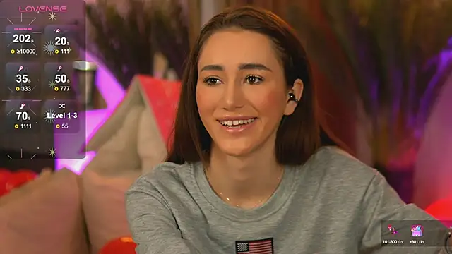 Snapshot of EmilyRaymont chatting on March 23, 12:36 am EmilyRaymont online show from March 23, 12:36 am