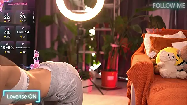 Snapshot of EmilyRaymont chatting on November 24, 7:41 am EmilyRaymont online show from November 24, 7:41 am