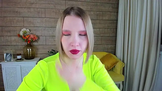 LiliLinn online show from February 12, 4:33 am