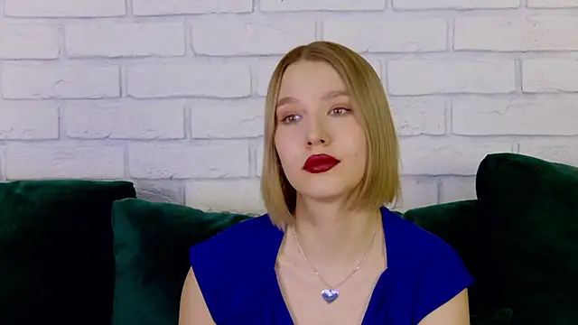 LiliLinn online show from February 15, 11:50 am