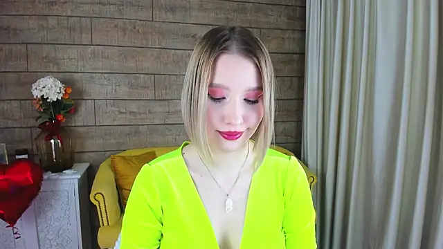 LiliLinn online show from February 19, 8:12 am