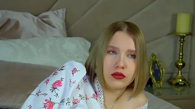 LiliLinn online show from February 25, 5:08 am