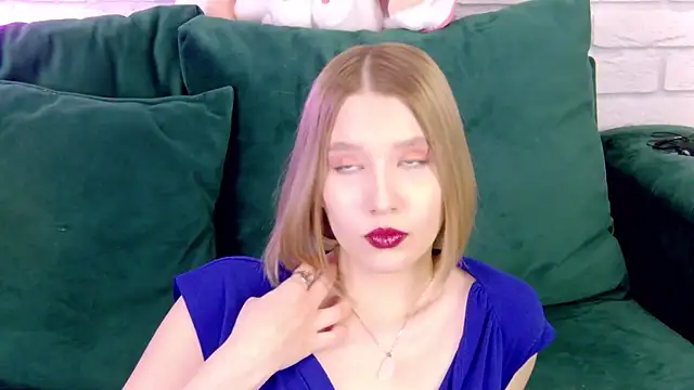 LiliLinn online show from March 7, 11:18 am