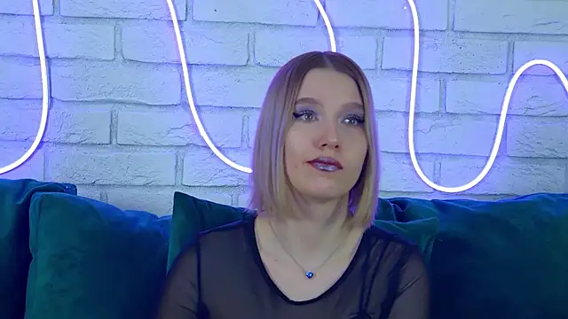 LiliLinn online show from March 21, 11:12 am