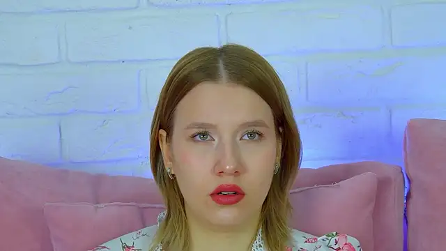 LiliLinn online show from October 9, 4:43 am