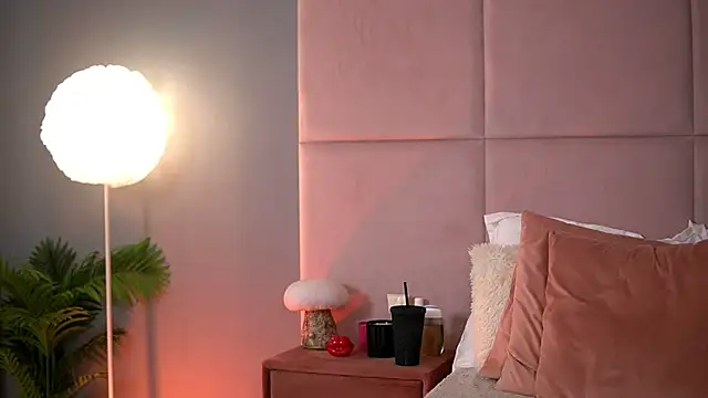 AlmaLuv online show from February 6, 5:01 am