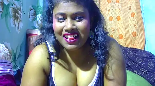 Snapshot of sexy_roma chatting on January 9, 6:04 pm sexy roma online show from January 9, 6:04 pm