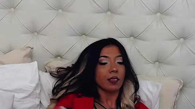 Snapshot of KiaraDevlynn chatting on December 11, 9:12 pm KiaraDevlynn online show from December 11, 9:12 pm