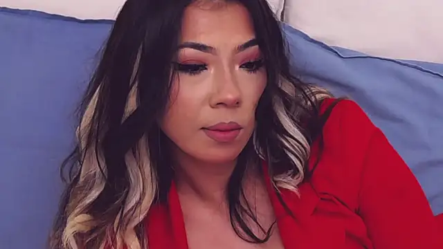 Snapshot of KiaraDevlynn chatting on December 29, 7:32 pm KiaraDevlynn online show from December 29, 7:32 pm