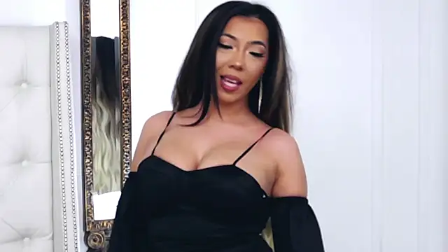 Snapshot of KiaraDevlynn chatting on January 22, 7:13 pm KiaraDevlynn online show from January 22, 7:13 pm