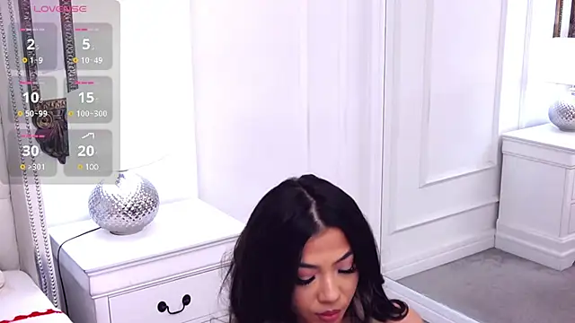 Snapshot of KiaraDevlynn chatting on January 24, 5:53 pm KiaraDevlynn online show from January 24, 5:53 pm