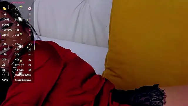 Snapshot of KiaraDevlynn chatting on March 6, 6:04 pm KiaraDevlynn online show from March 6, 6:04 pm