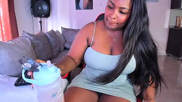 ashleyxlove1 online show from April 22, 9:05 pm