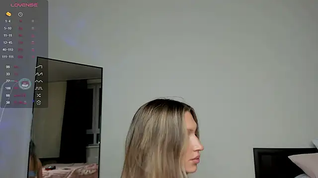 Snapshot of elliemintlover chatting on February 25, 2:37 pm elliemintlover online show from February 25, 2:37 pm