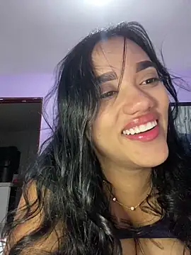 Snapshot of ElaEndez_ chatting on May 7, 4:18 am ElaEndez online show from May 7, 4:18 am