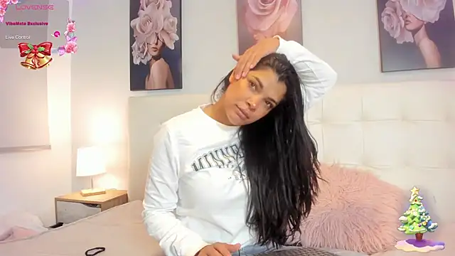 Sweetdreamses  online show from December 27, 12:23 pm