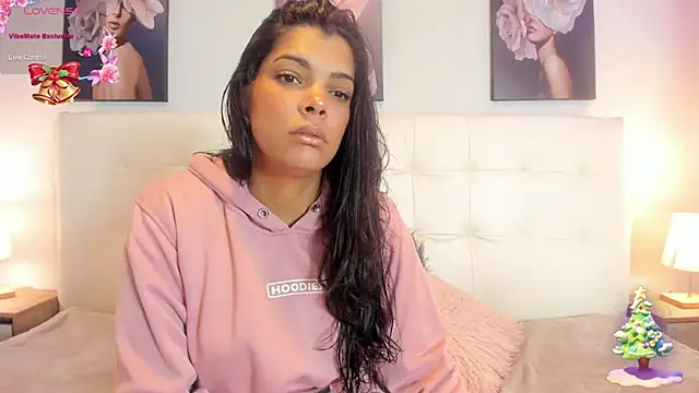 Sweetdreamses  online show from December 29, 12:23 pm