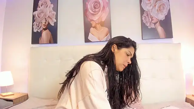 Sweetdreamses  online show from February 5, 12:38 pm