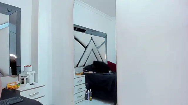 katherineFostel online show from February 13, 9:11 pm