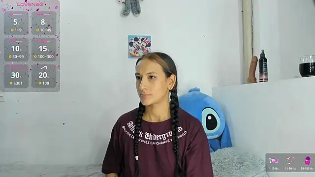Snapshot of Valeria_Fitness chatting on June 16, 12:02 am Valeria Fitness online show from June 16, 12:02 am