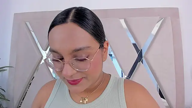 ellamontoya online show from February 9, 12:09 pm