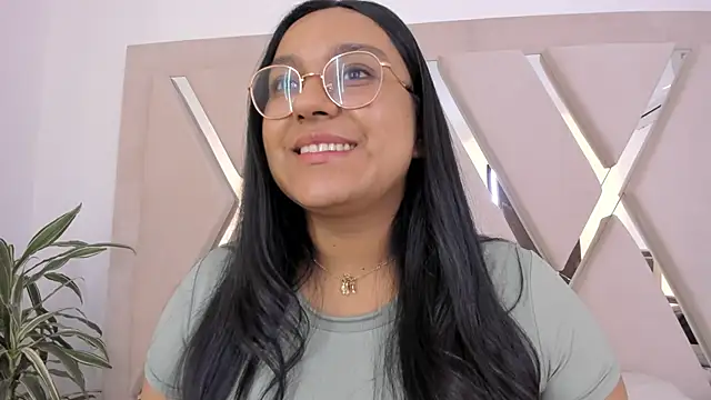 ellamontoya online show from February 11, 11:59 am