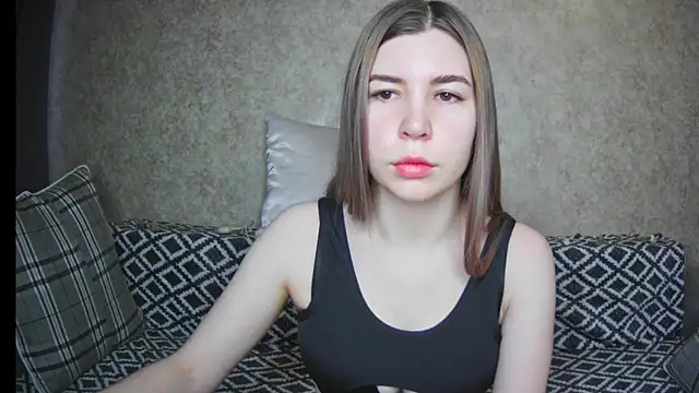 Snapshot of ElllaNuar chatting on December 20, 6:29 am ElllaNuar online show from December 20, 6:29 am