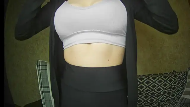 Snapshot of ElllaNuar chatting on February 3, 1:09 am ElllaNuar online show from February 3, 1:09 am