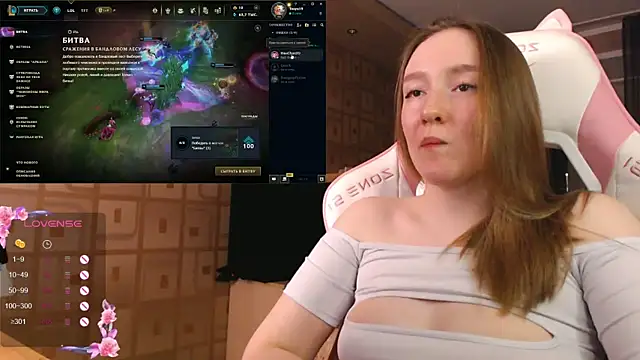 MoonlishSiren online show from October 3, 6:27 pm