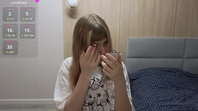 HermioneHHH online show from December 4, 6:05 pm