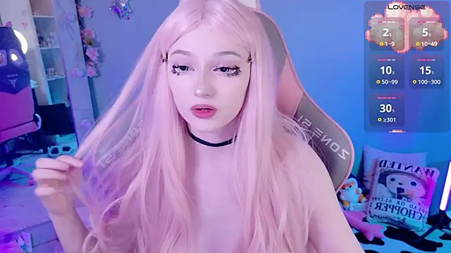 Snapshot of White_kitty01 chatting on April 19, 2:49 pm White kitty01 online show from April 19, 2:49 pm